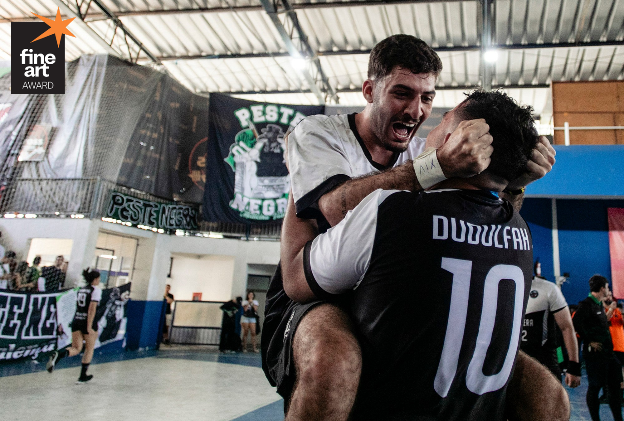 Foto por {{ $image->photographer_username }}