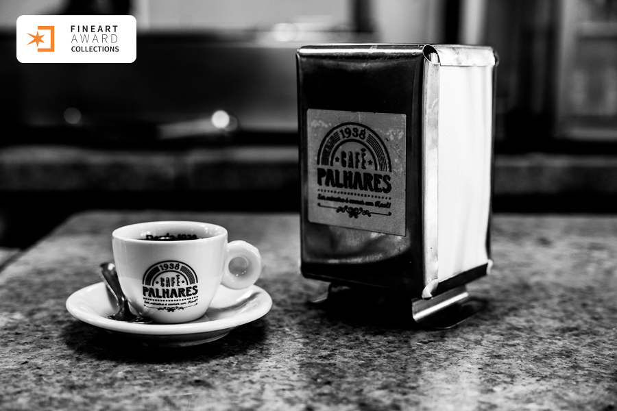 Of Coffee and Cigarettes - Sobre Café e Cigarros — galeria premiada de Marcus Vinícius