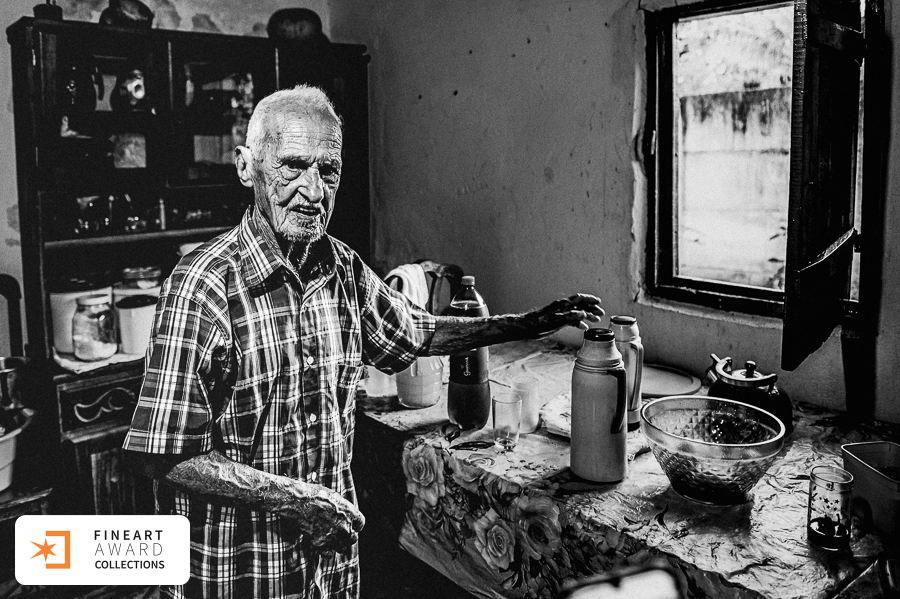 Of Coffee and Cigarettes - Sobre Café e Cigarros — galeria premiada de Marcus Vinícius
