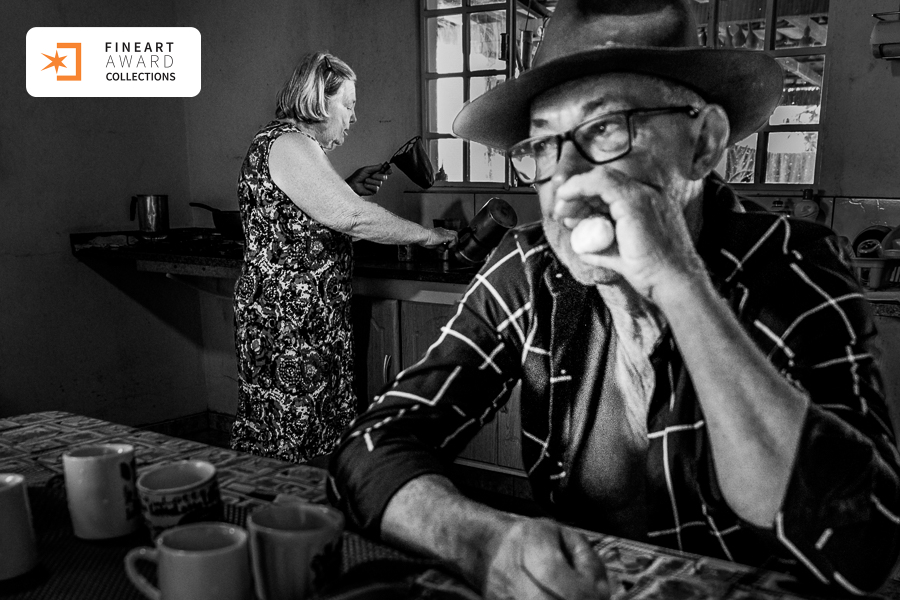 Of Coffee and Cigarettes - Sobre Café e Cigarros — galeria premiada de Marcus Vinícius
