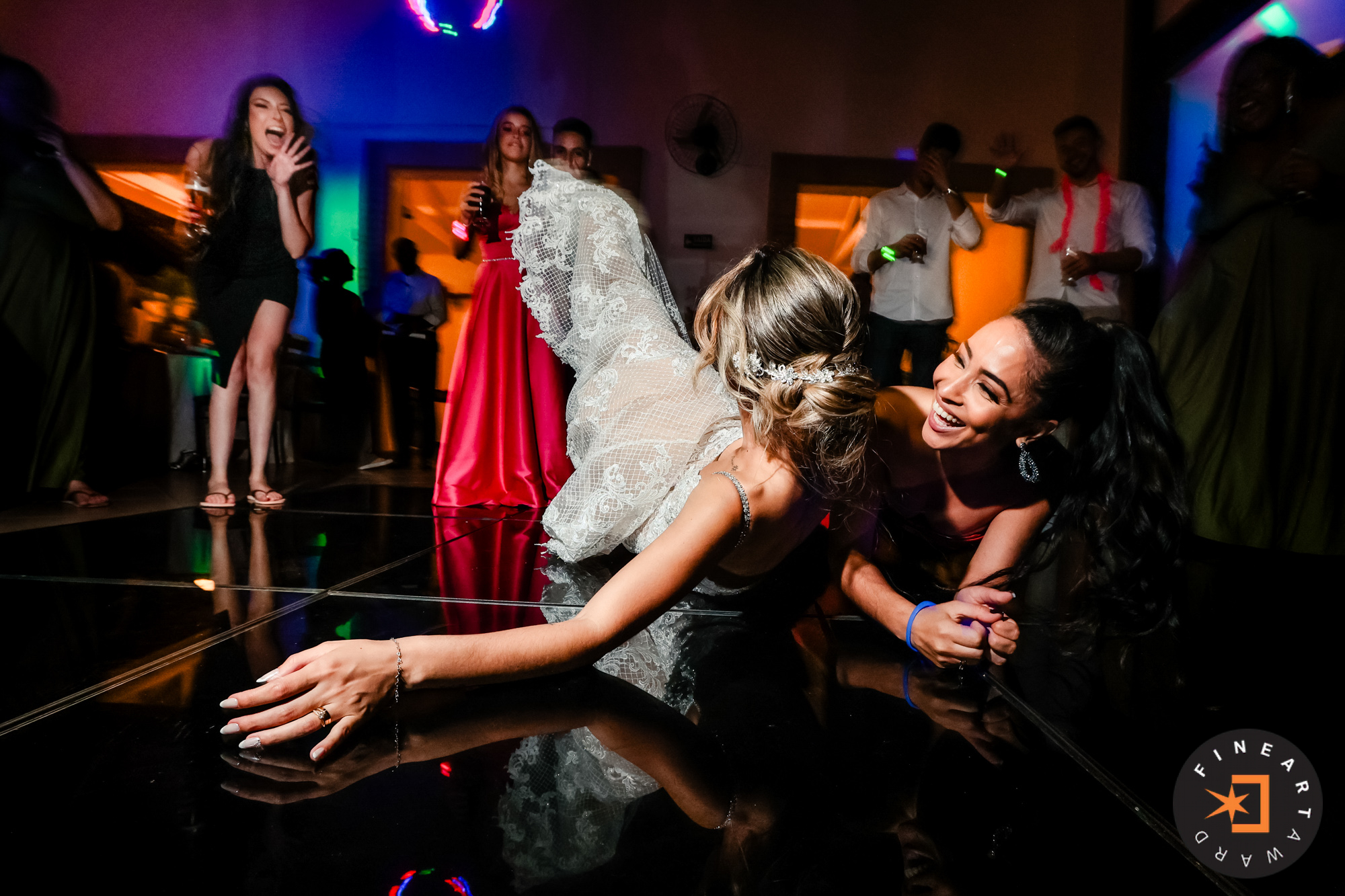 Foto por {{ $entry->photographer_username }}