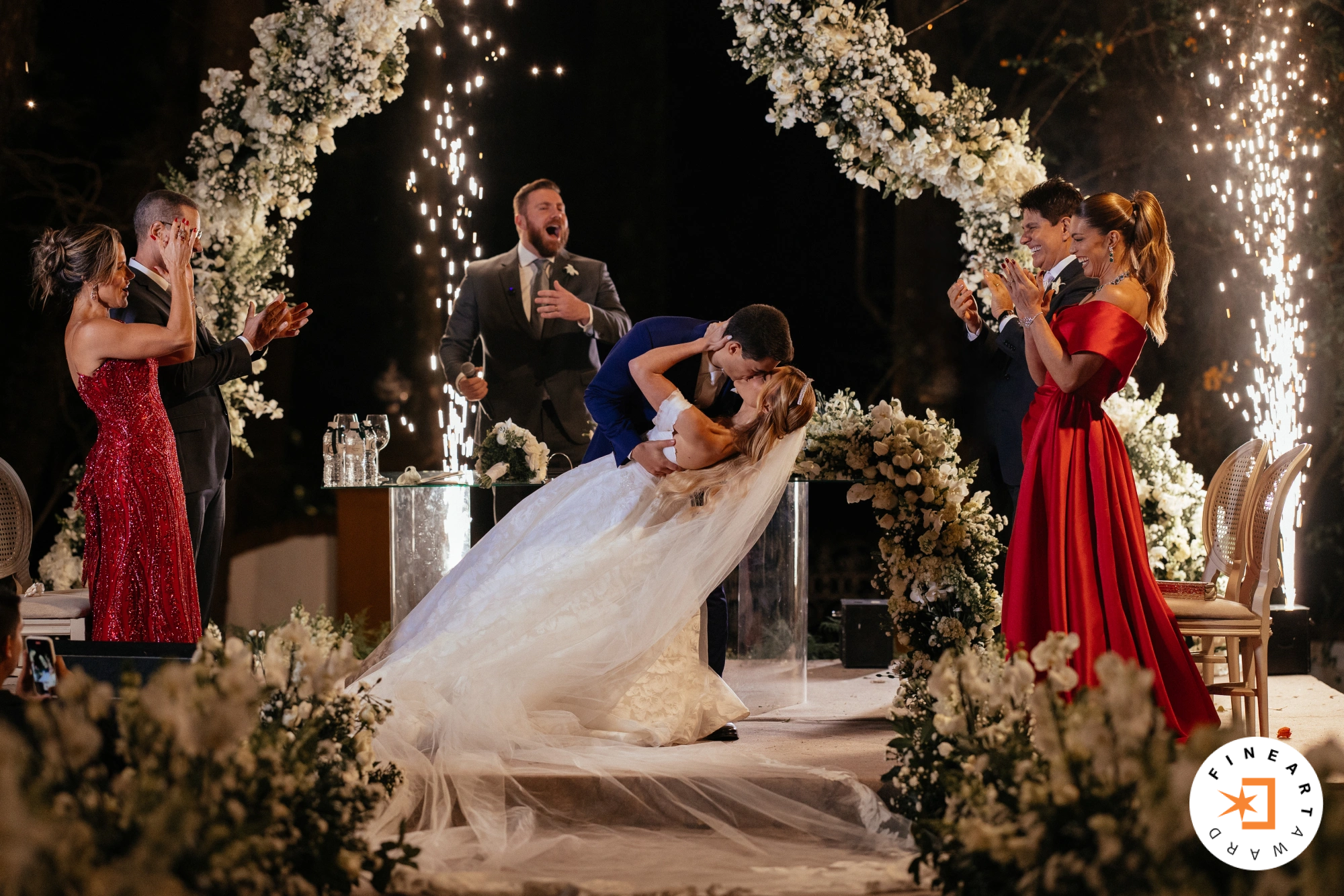 Foto por {{ $image->photographer_username }}